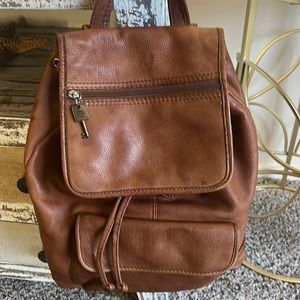 Vintage FOSSIL Brown
Leather Backpack Bag camel color